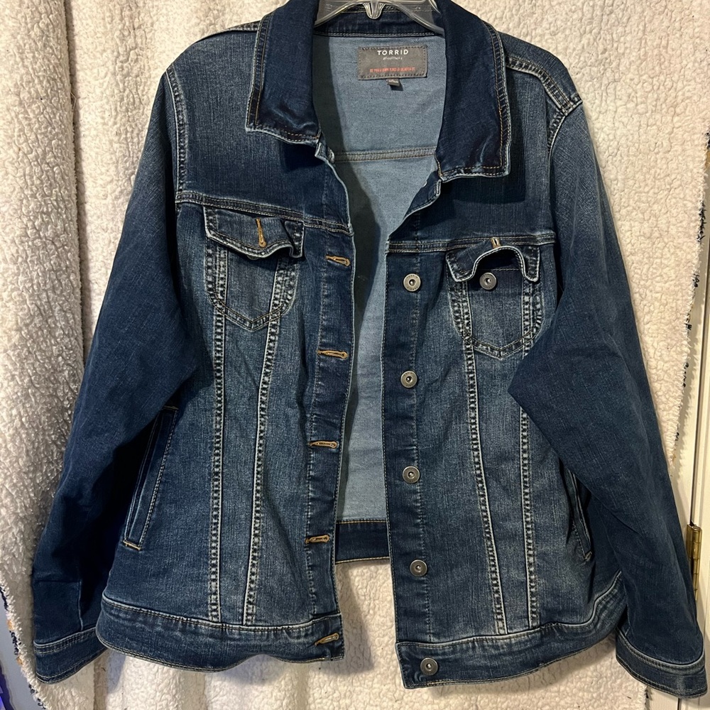 Torrid/Size 3/Dark Denim Cropped Jacket